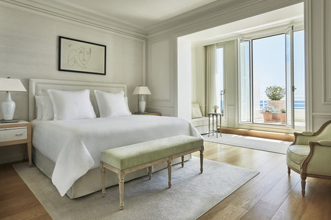 GHF_Palace_Seaview_Suite_Bedroom