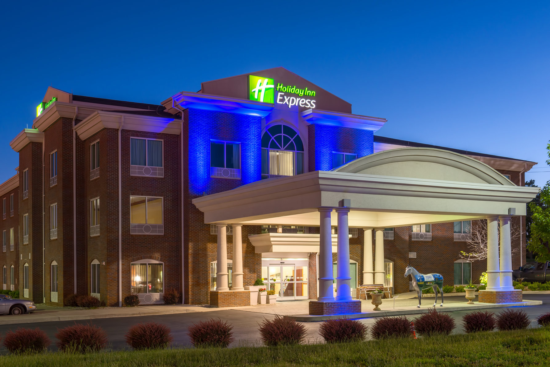 Holiday Inn Express & Suites Lexington Dtwn-Keeneland Exterior