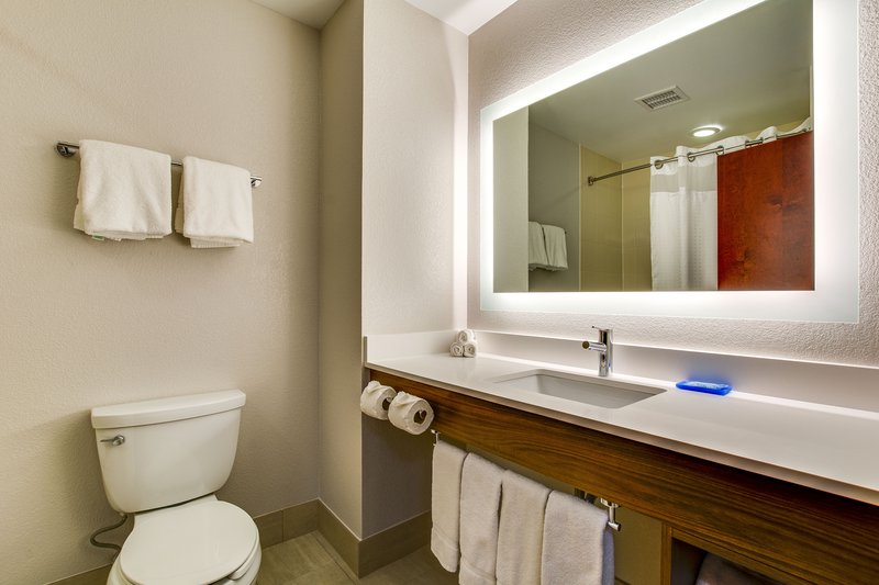 HOLIDAY INN EXPRESS VINCENNES