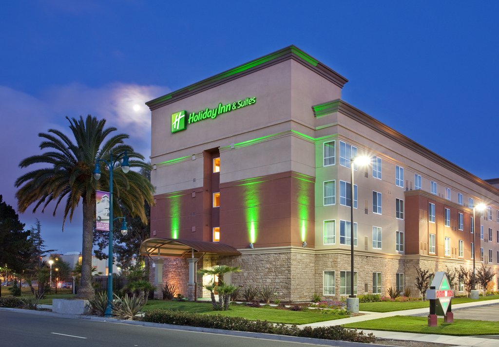 Holiday Inn & Suites Oakland - Airport, an IHG Hotel - Hotel Exterior