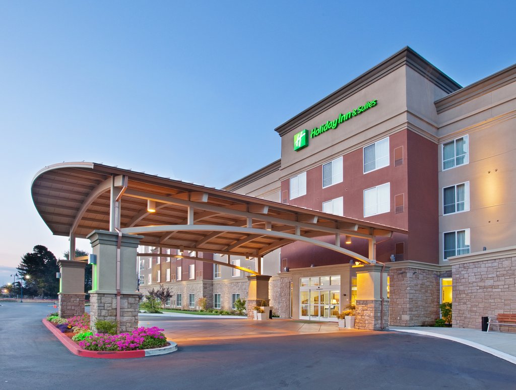 Holiday Inn & Suites Oakland - Airport, an IHG Hotel - Hotel Exterior
