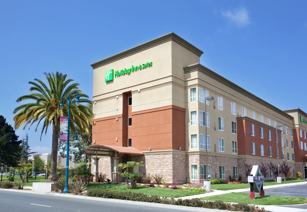 Holiday Inn & Suites OAKLAND - AIRPORT