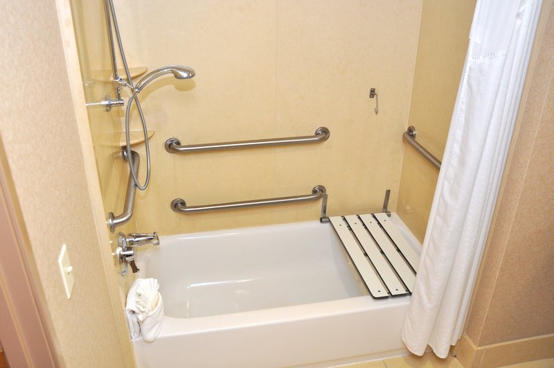 KING HEAR MOBILITY ACCESSIBLE TUB NOSMK