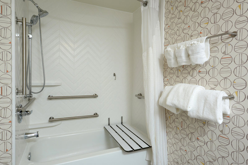 KING HEAR MOBILITY ACCESSIBLE TUB NOSMK