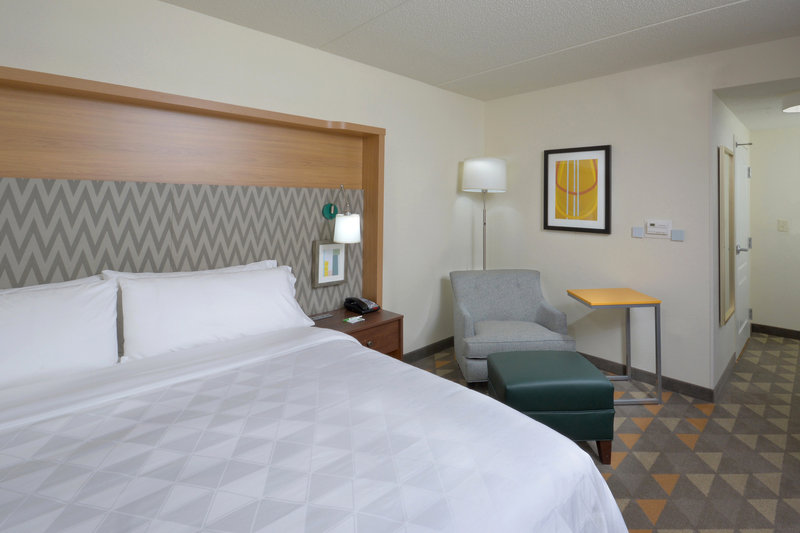 1 KING BED LEISURE NONSMOKING