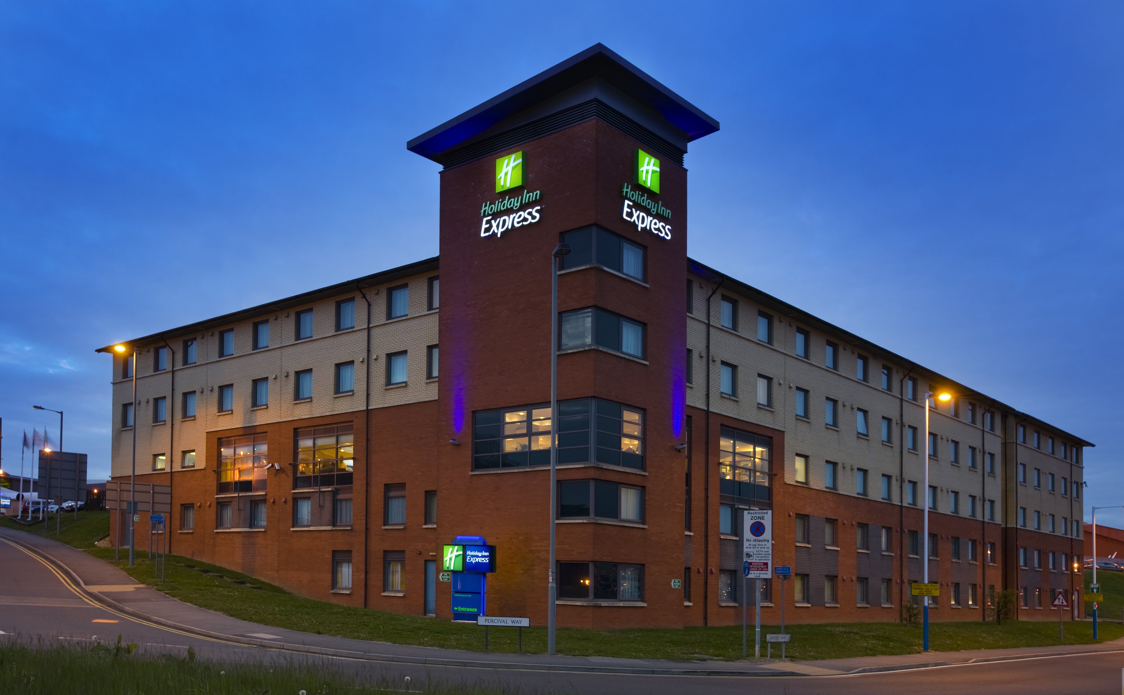 Holiday Inn Express London-Luton Airport