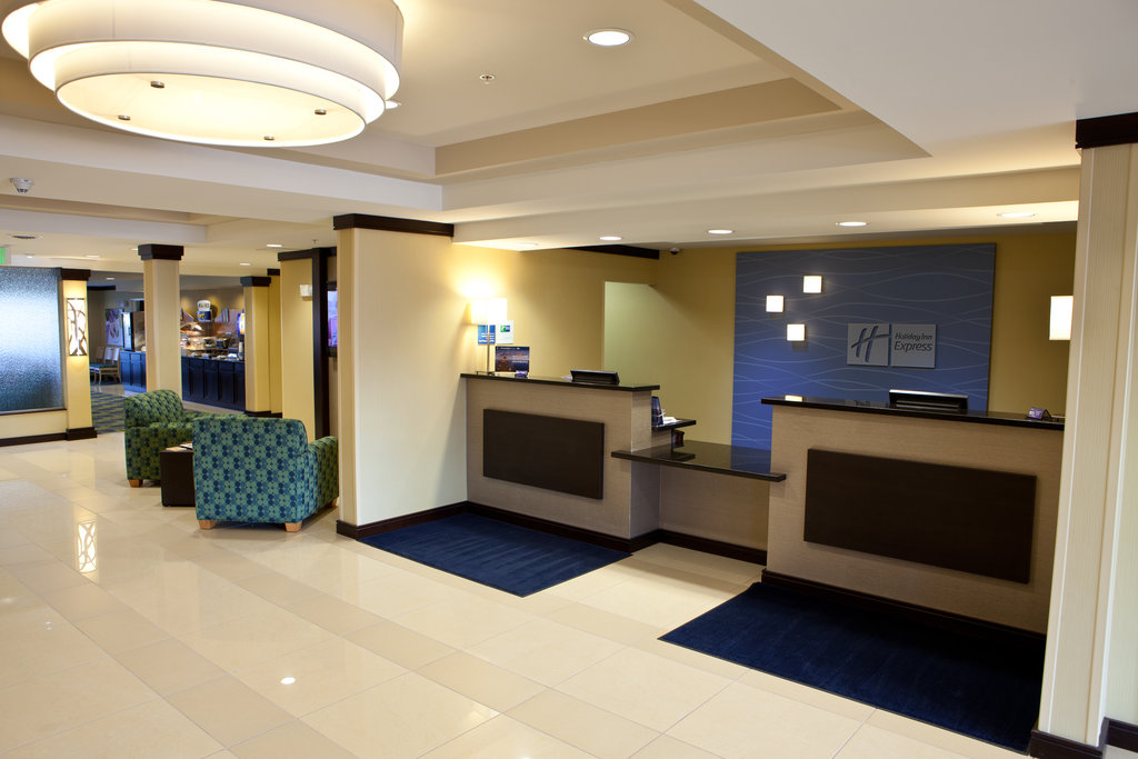 Welcome to the Holiday Inn Express & Suites Dimondale~Lansing