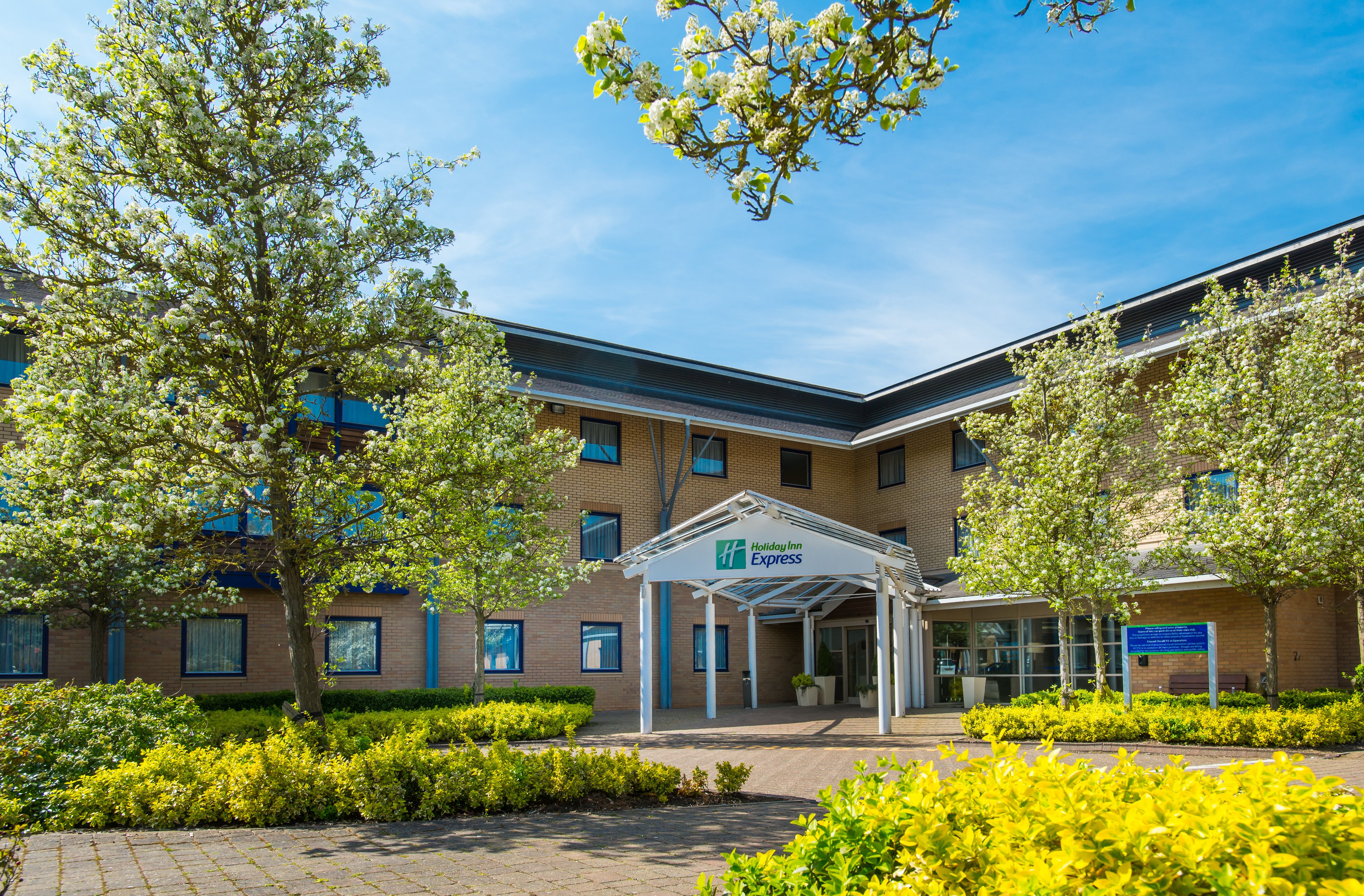 Holiday Inn Express Milton Keynes Hotel