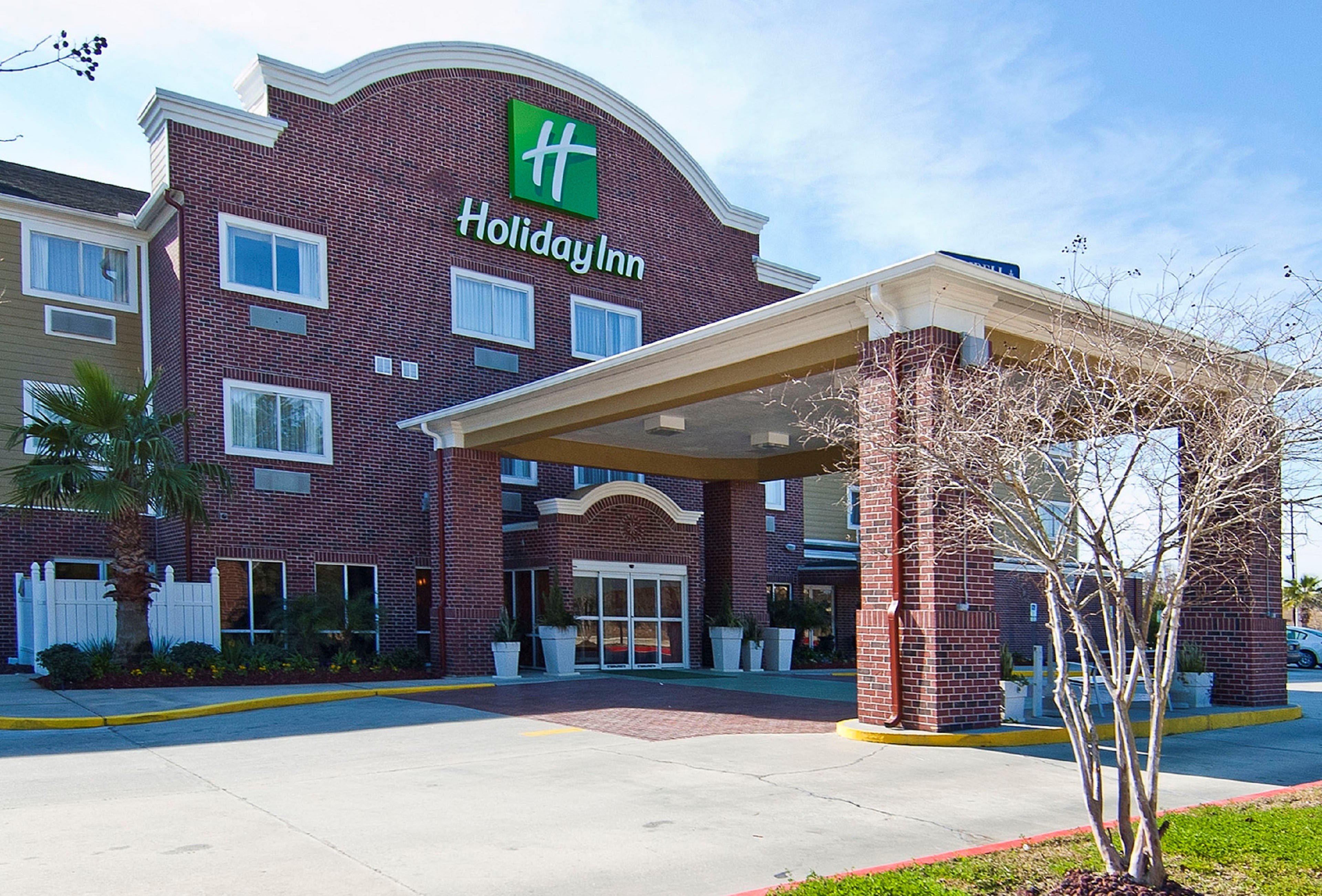 Holiday Inn Hotel & Suites