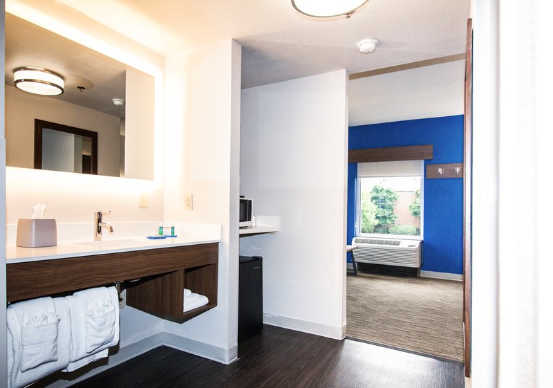 Comfort Inn & Suites