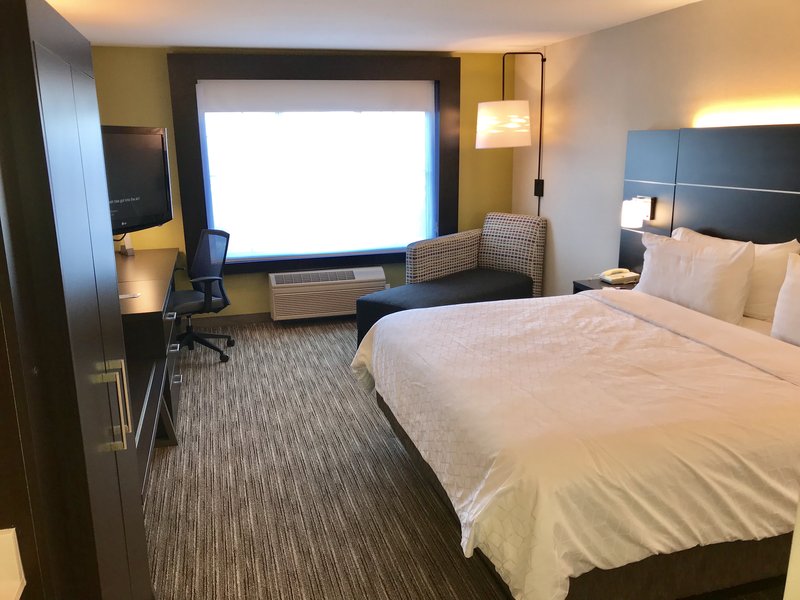 HOLIDAY INN EXP SUITES TRACY