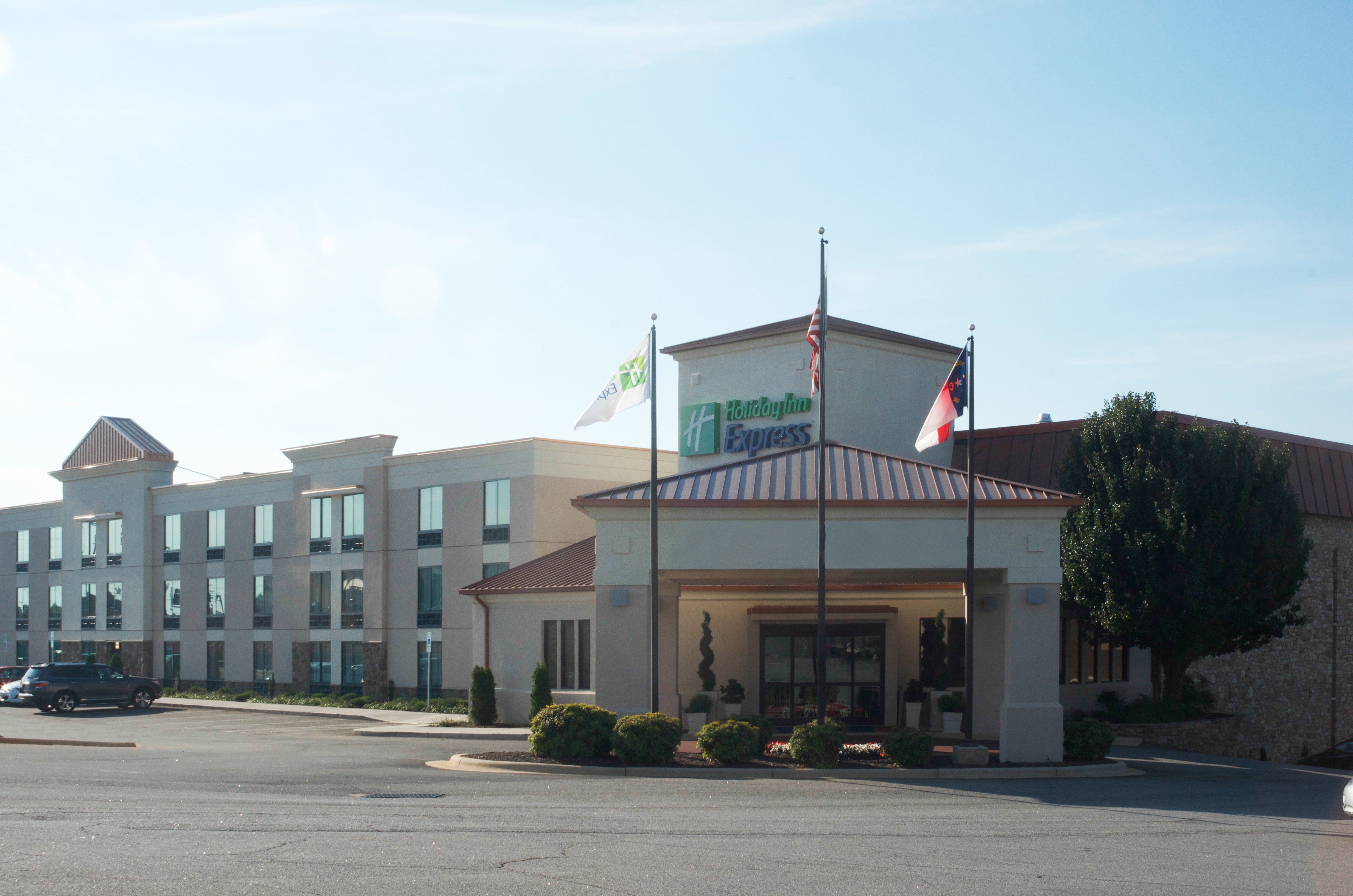 Holiday Inn Express Hickory Mart
