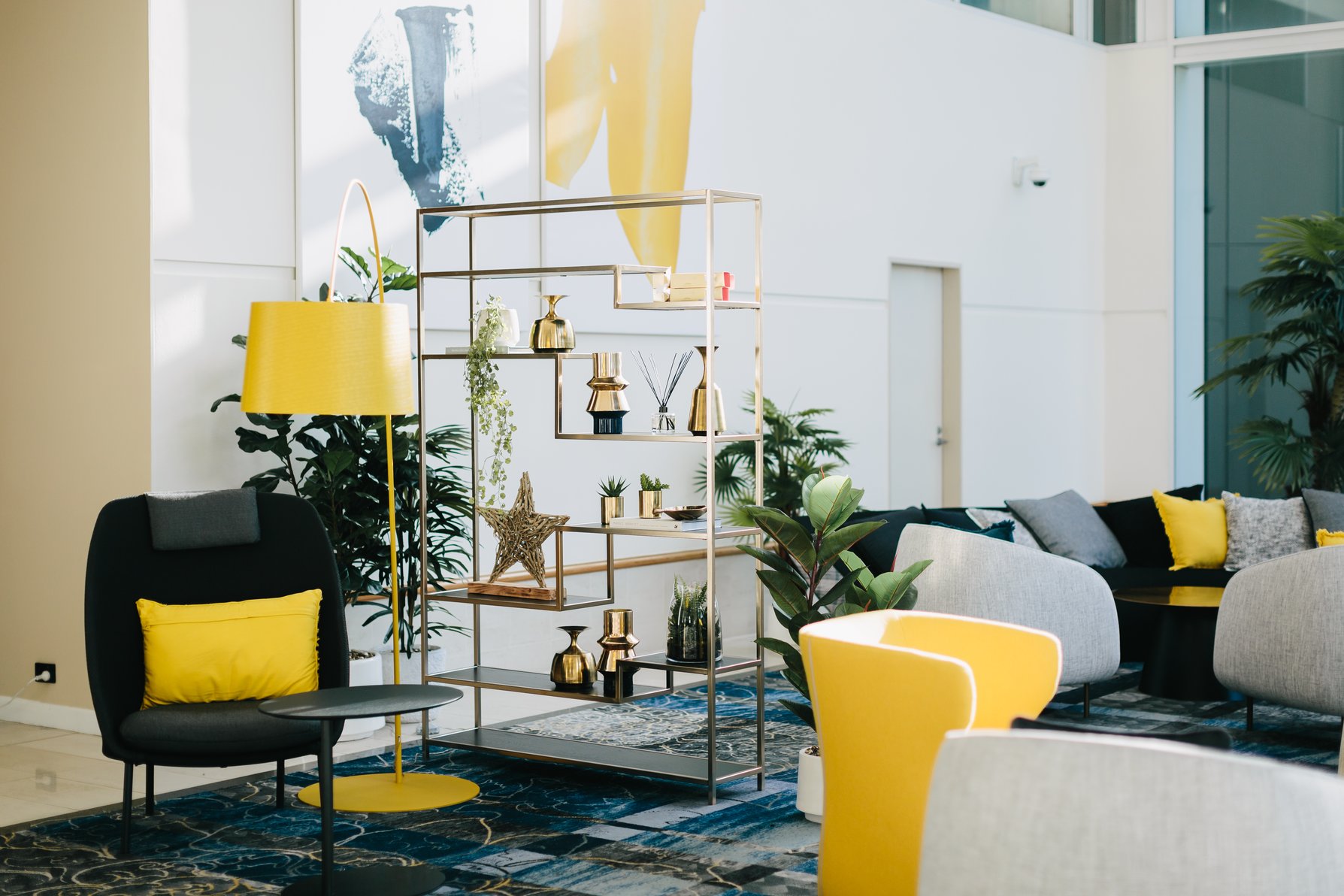 voco Gold Coast, an IHG Hotel - Spaces for quiet contemplation in the lobby lounge