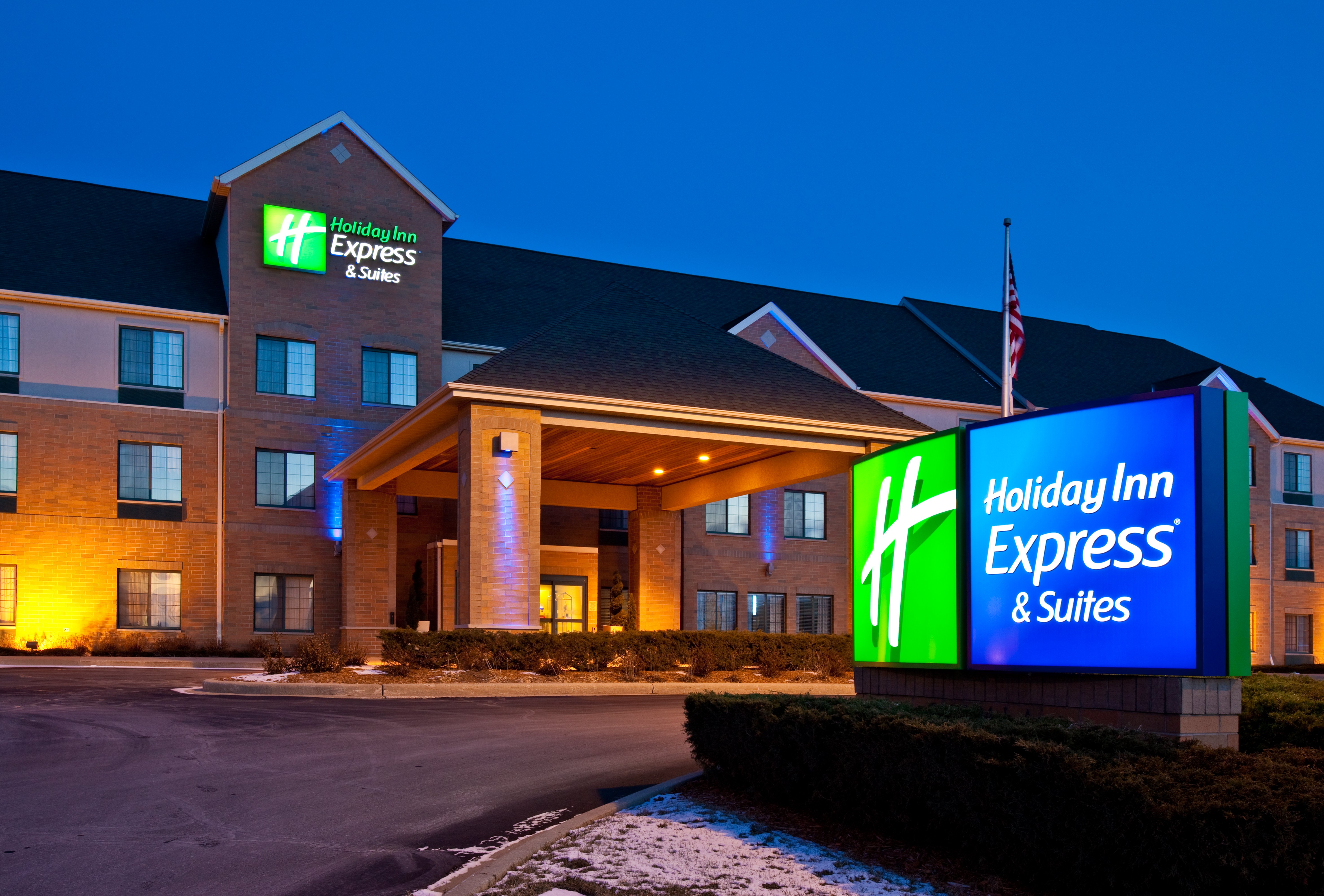 Holiday Inn Express Hotel & Suites
