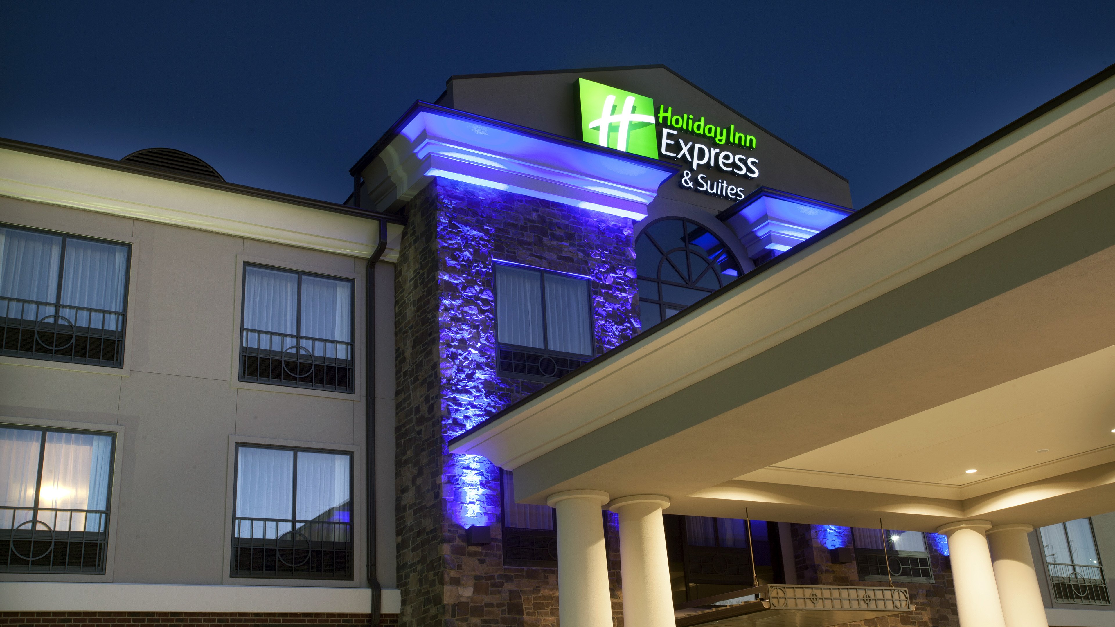 Holiday Inn Express & Suites