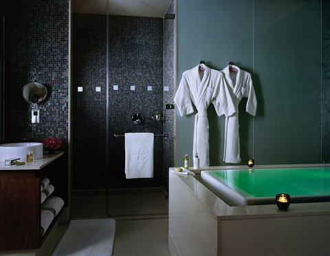 Infinity Suite - Bathroom RGB