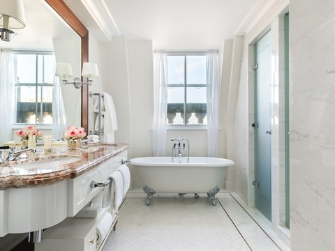 One Bedroom Suite - Bathroom RGB