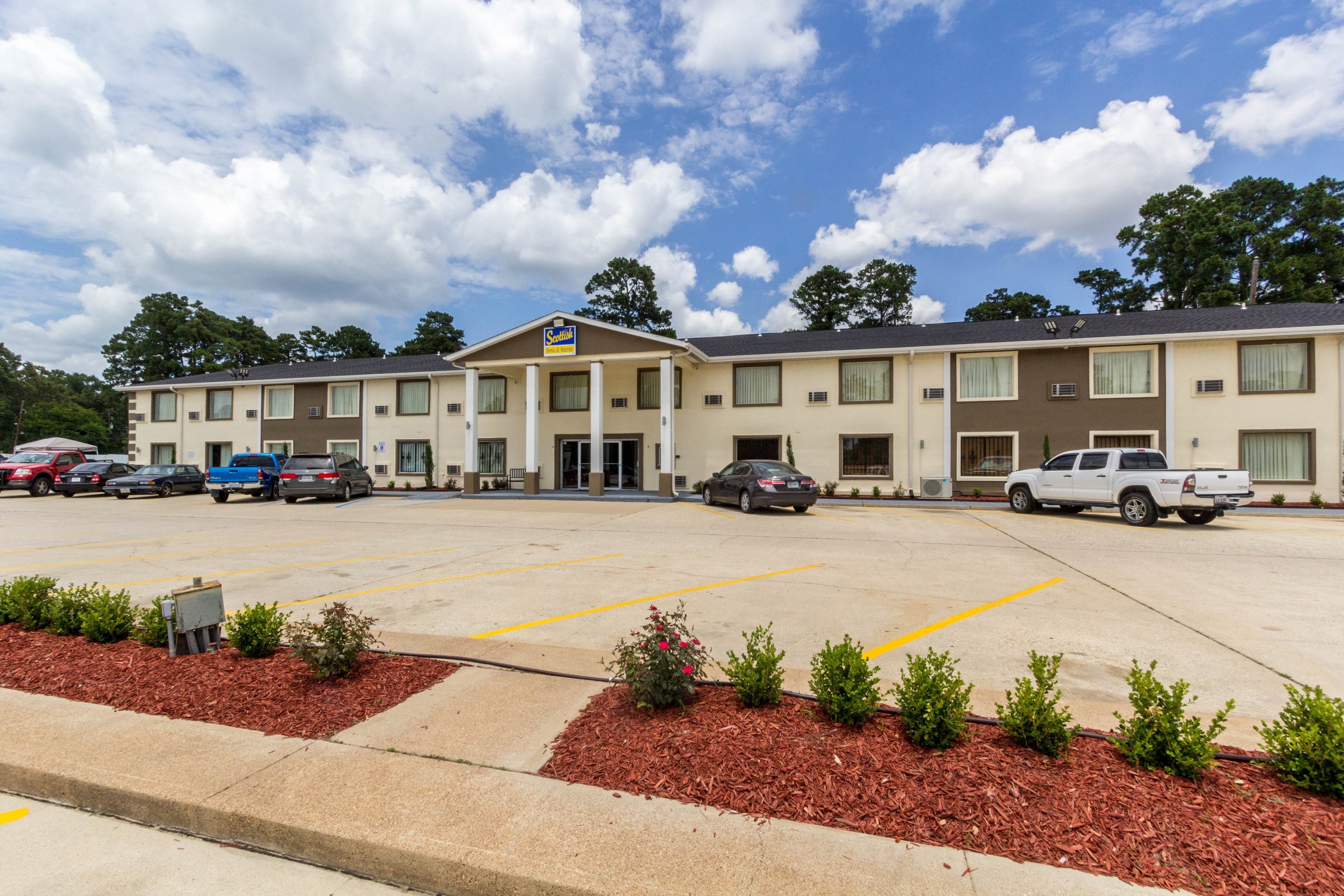 Scottish Inn & Suites Tomball