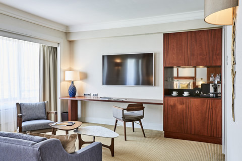 Executive Junior Suite Seating Area