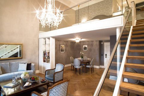 Deluxe Duplex Suite Room