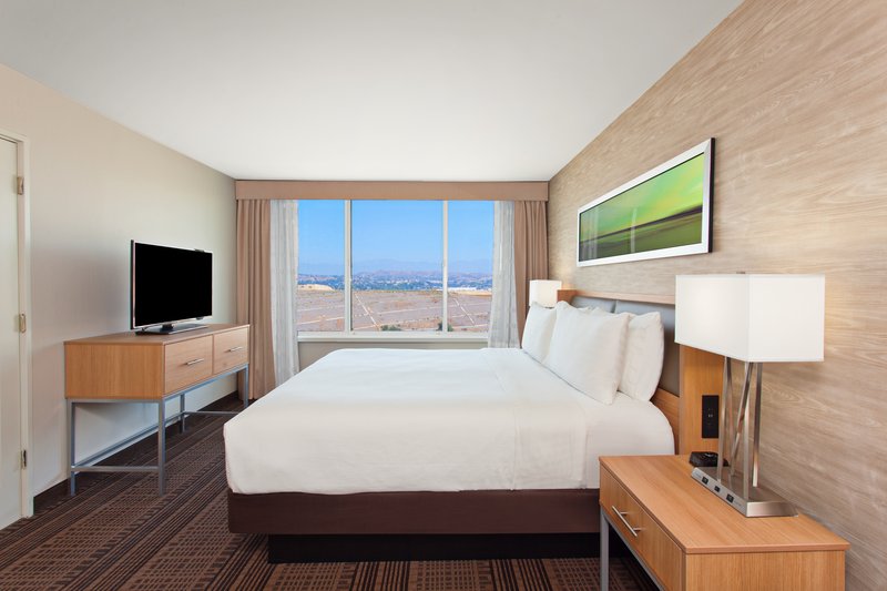 HOLIDAY INN SELECT DIAMOND BAR