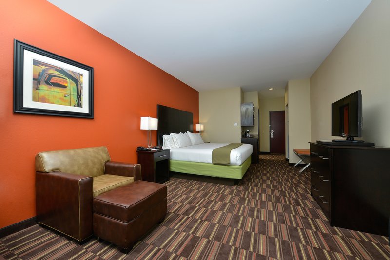 Holiday Inn Express and Suites Alva