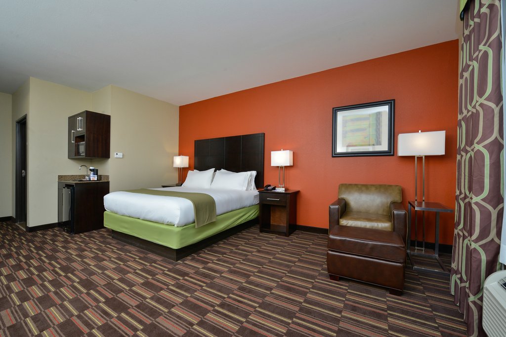 Holiday Inn Express Hotel & Suites Alva Room Type - Standard King Room