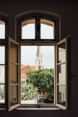 Drisco Hotel Attic Studio Window