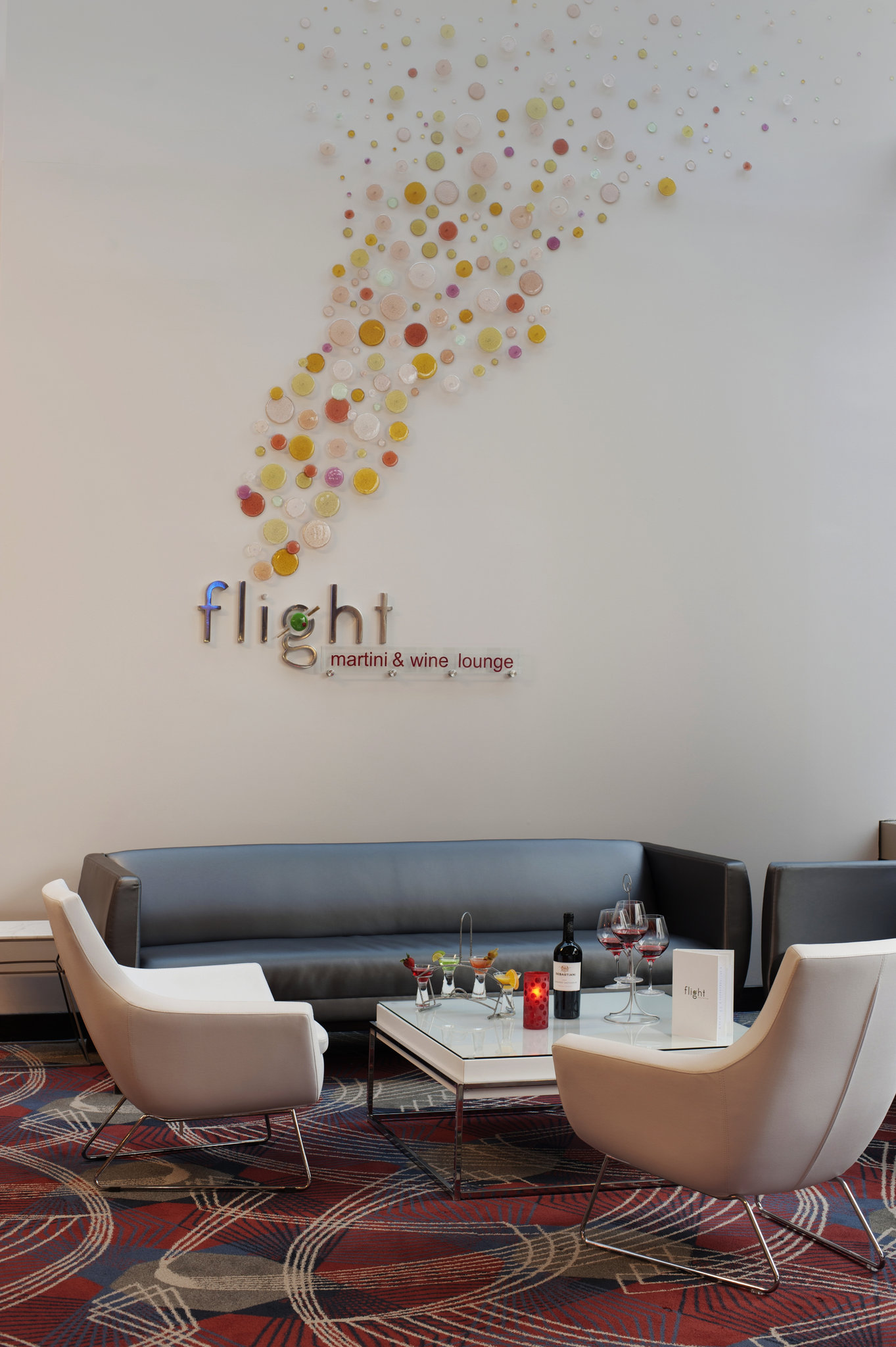 Flight Martini & Wine Lounge