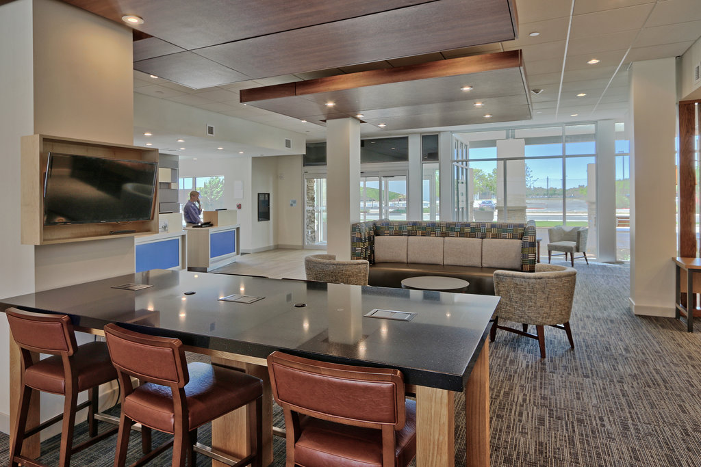 Hotel Lobby in Roswell, NM near the Spring River Park Zoo