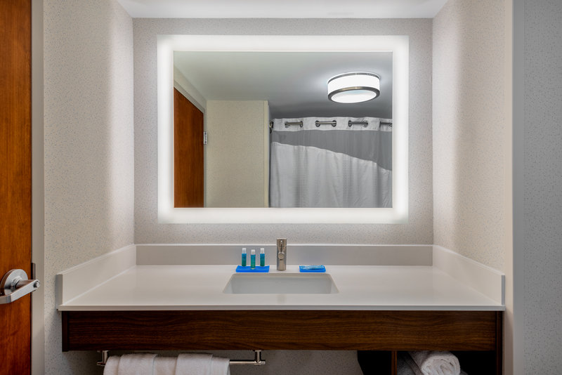 HOLIDAY INN EXP CHAPEL HILL