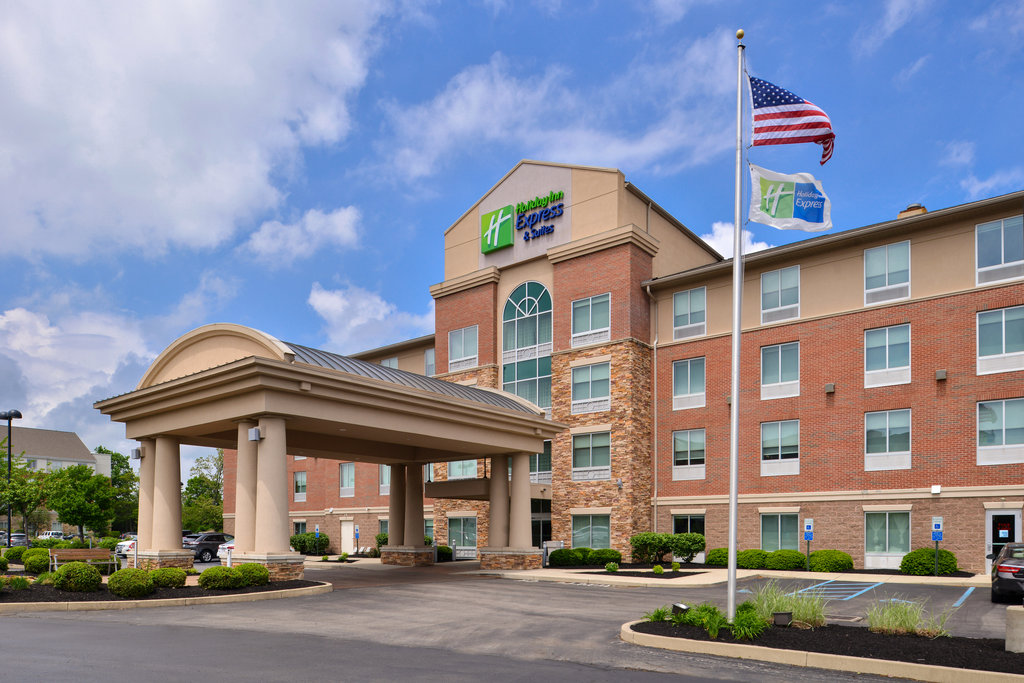 Welcome to Holiday Inn Express & Suites Cincinnati Mason 