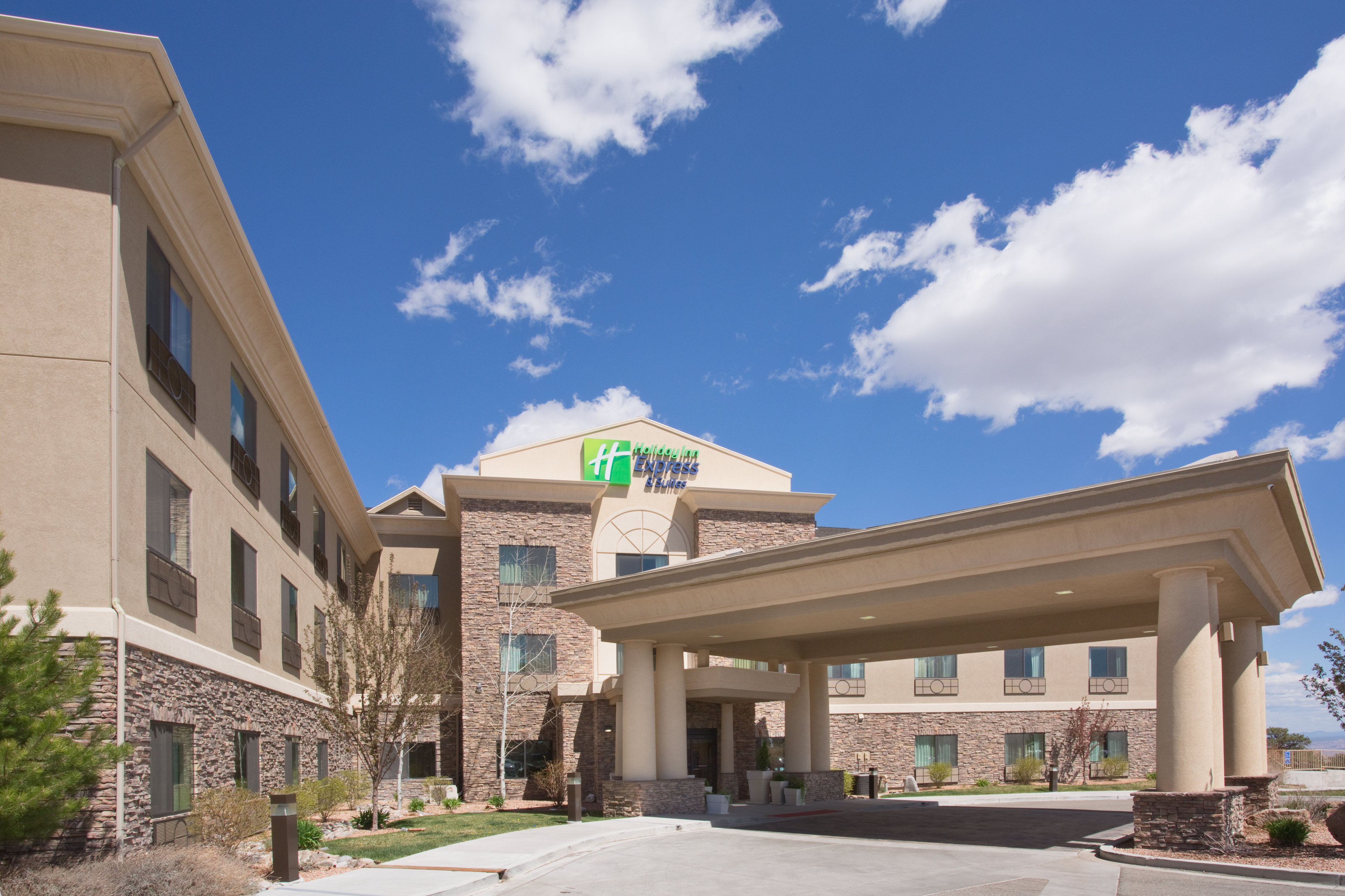 Holiday Inn Express & Stes Entrada Park