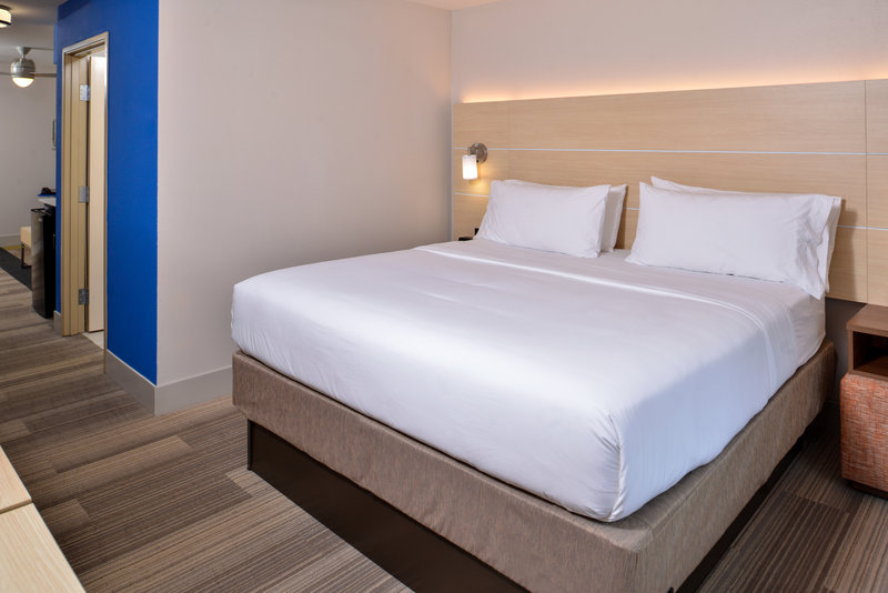 HOLIDAY INN EXP STES MASON