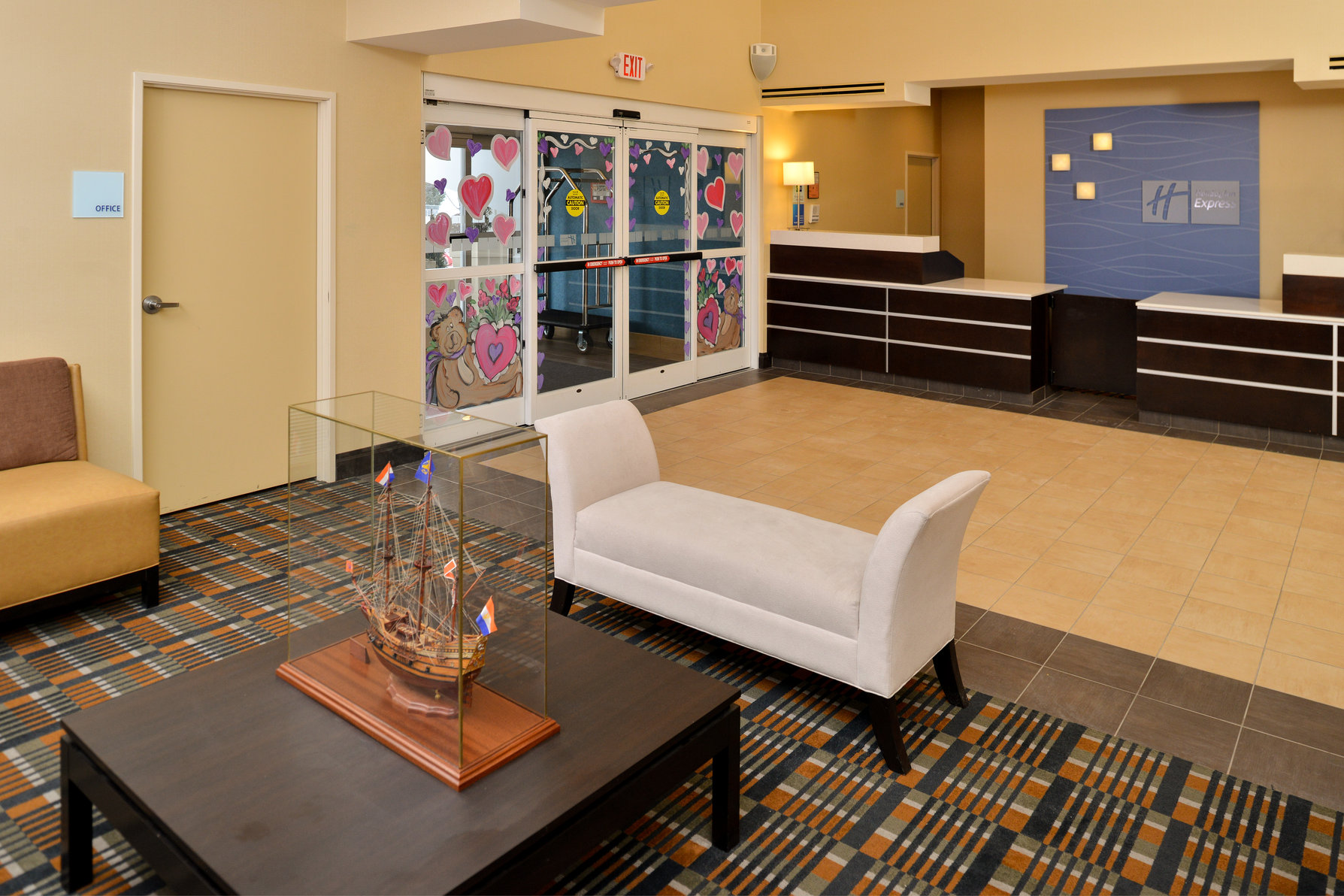 Network with colleagues in our comfortable lobby with free Wi-Fi.