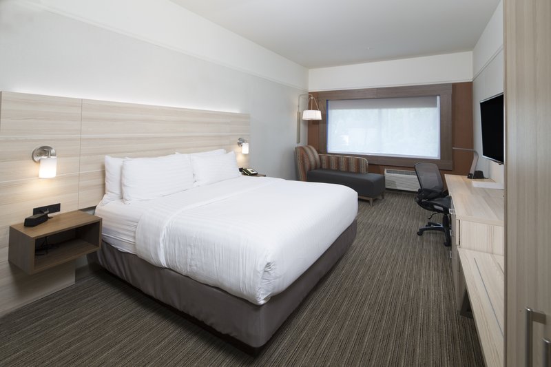 Holiday Inn Express and Suites Auburn