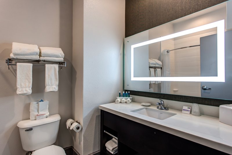 Holiday Inn Express and Suites Gatesville