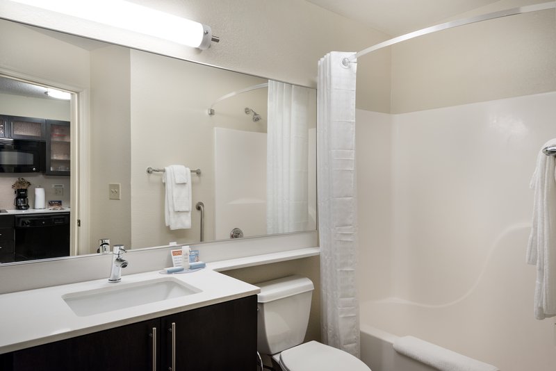 Candlewood Suites Charlotte – Arrowood