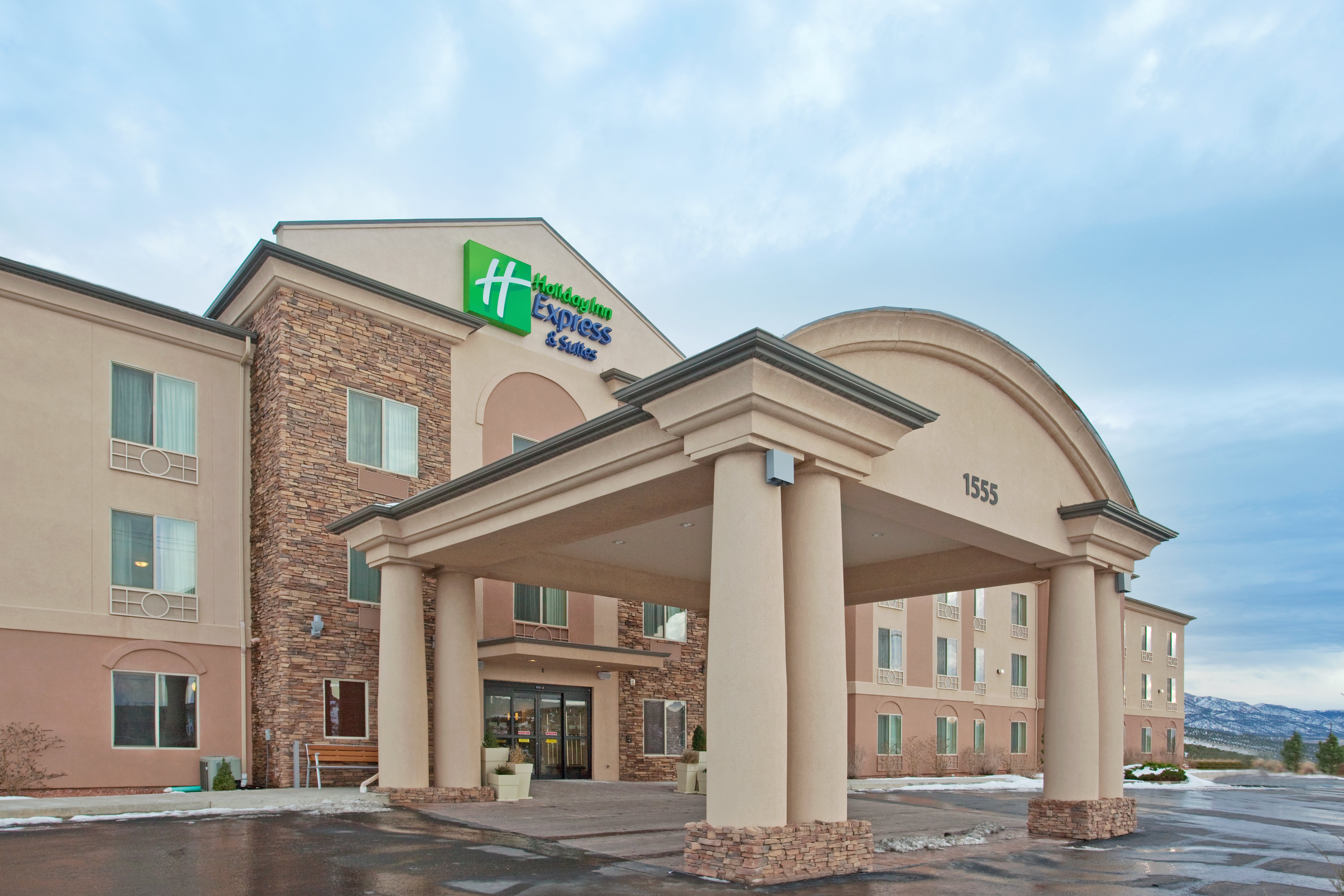 Holiday Inn Express & Suites Cedar City