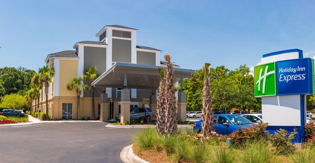 Holiday Inn Express Charleston - Daytime Exterior 