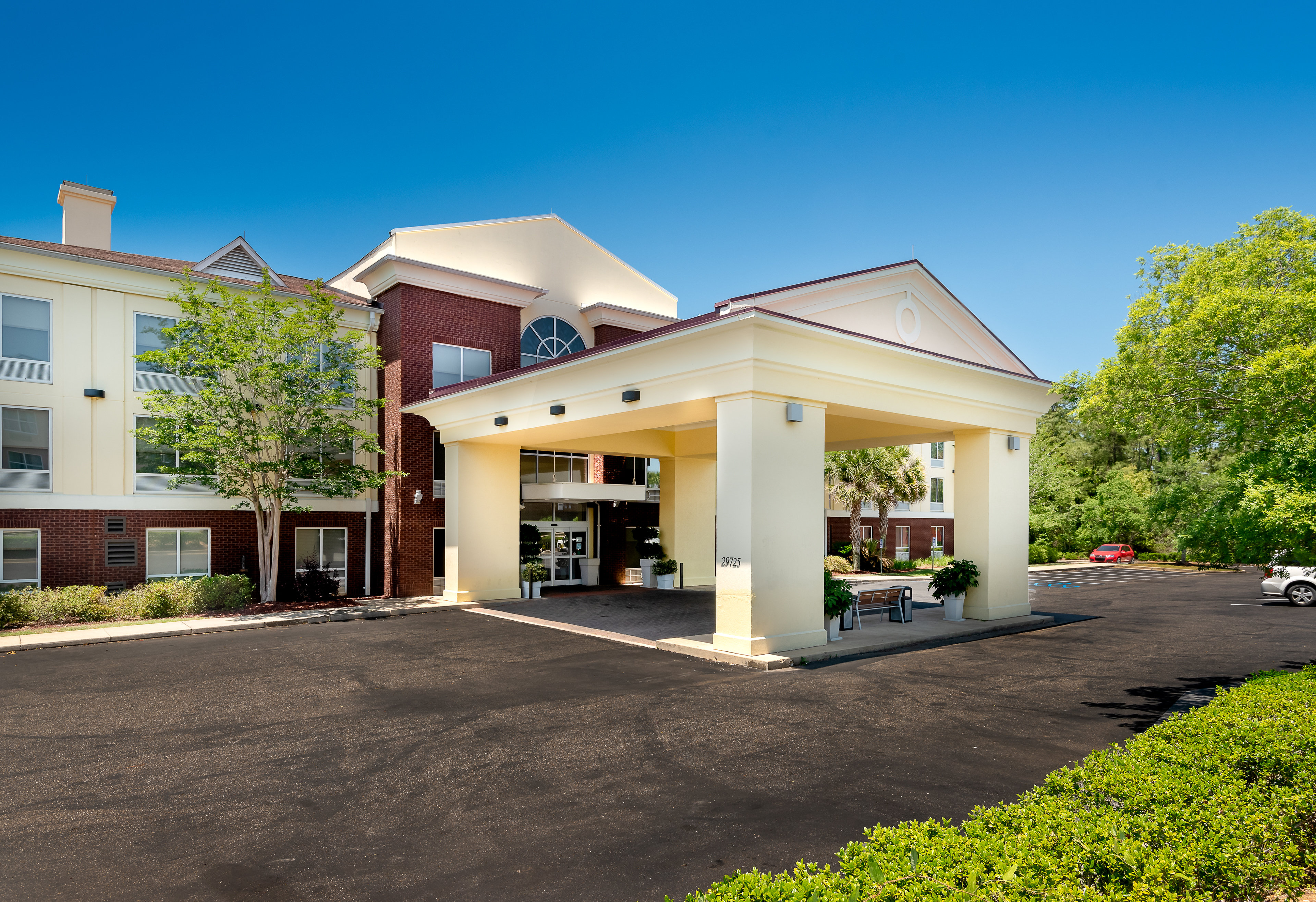 Holiday Inn Express & Suites Daphne