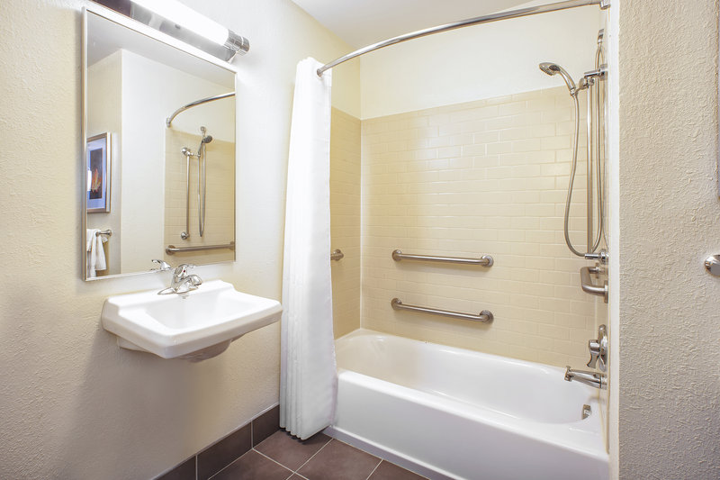 CANDLEWOOD SUITES INDIANAPOLIS
