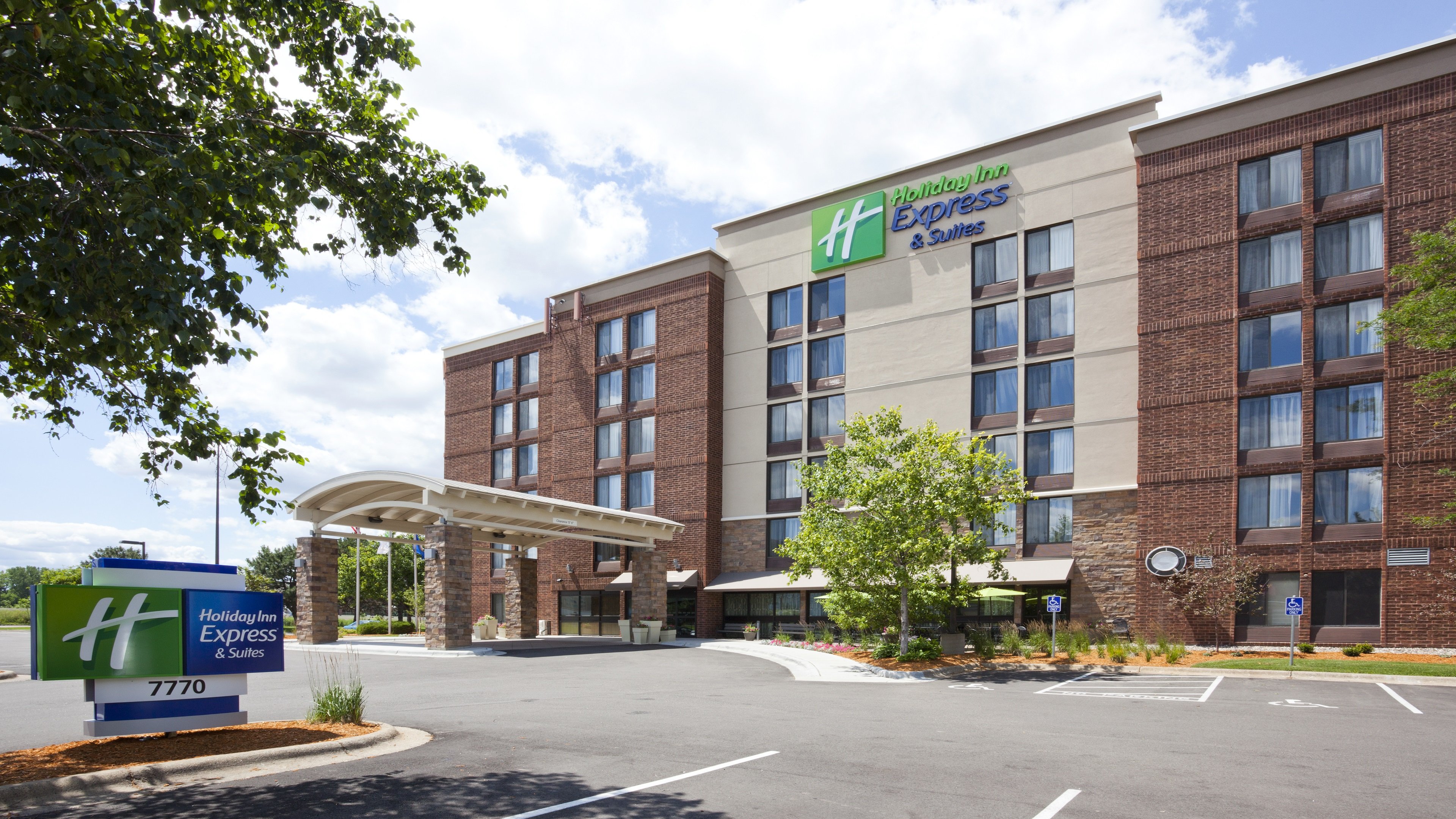 Holiday Inn Express & Stes Bloomington W