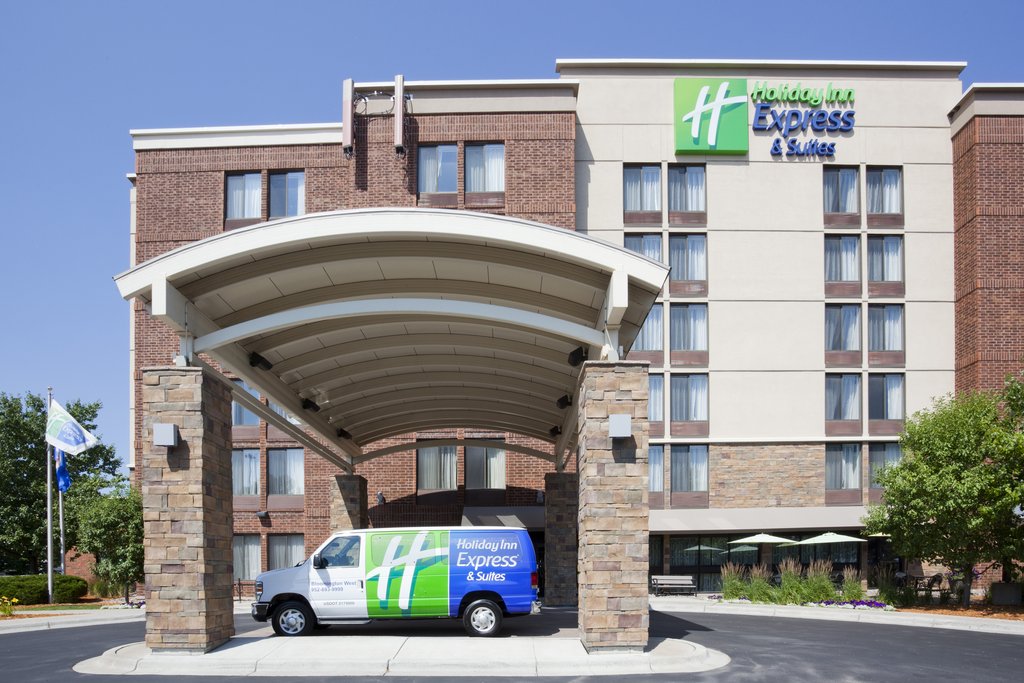 Complimentary airport shuttle available. Ask about availability.