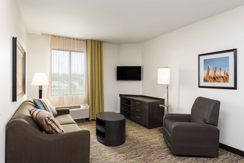 Candlewood Suites – Military Bldg. 2020 on F L W