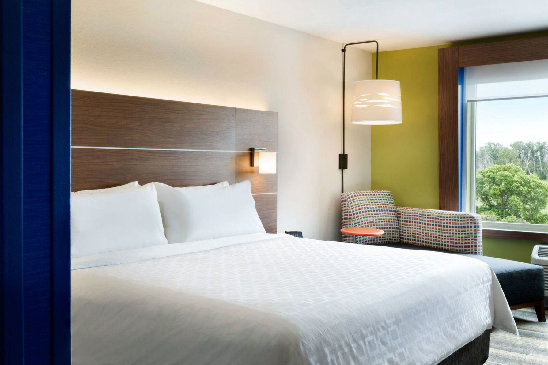 Holiday Inn Express & Suites Red Wing Room Type - 1 King Standard Mobil Access Roll Shwr