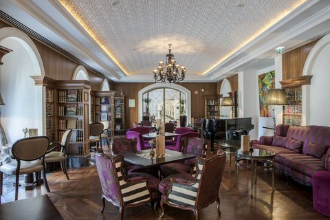 Cardosas Bar Lounge