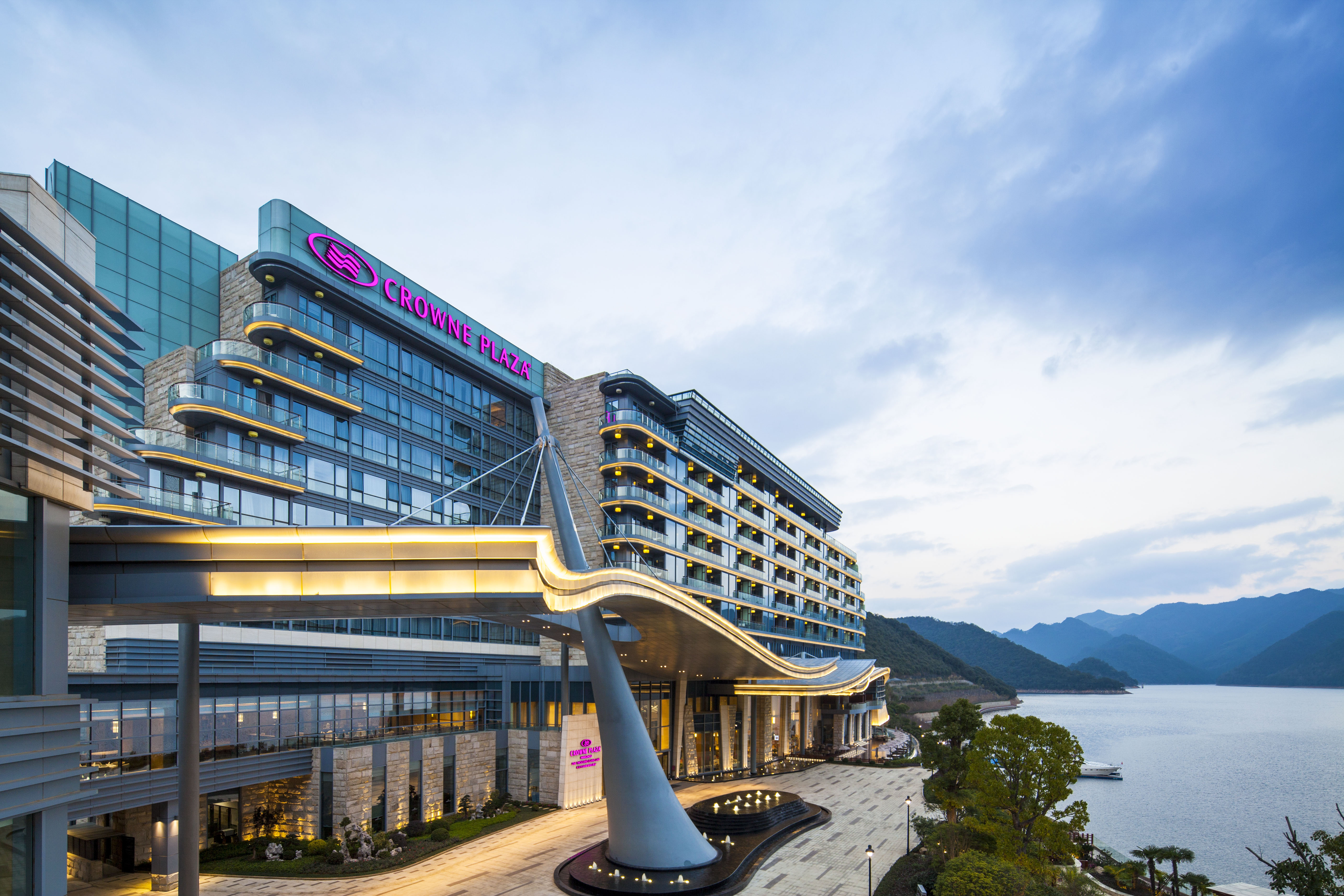 Crowne Plaza Thousand Island Lake