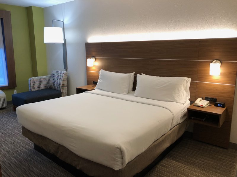 HOLIDAY INN EXP ARLINGTON