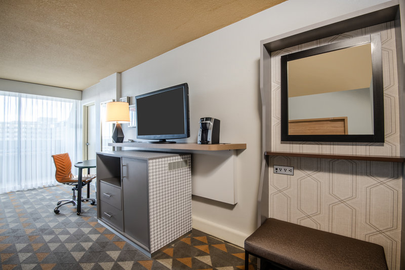 Holiday Inn DENVER EAST – STAPLETON